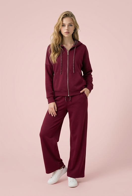 Tuta con cappuccio e pantalone palazzo