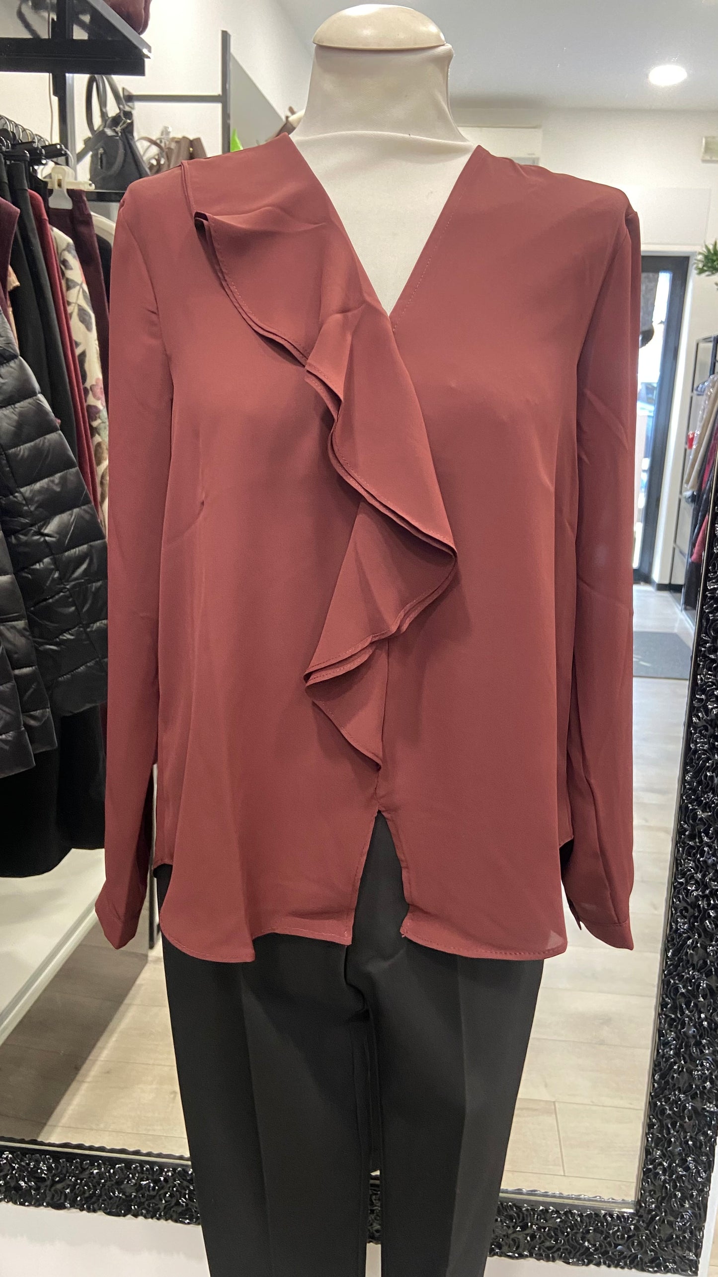 CAMICIA CON ROUGE E SCOLLO A V
