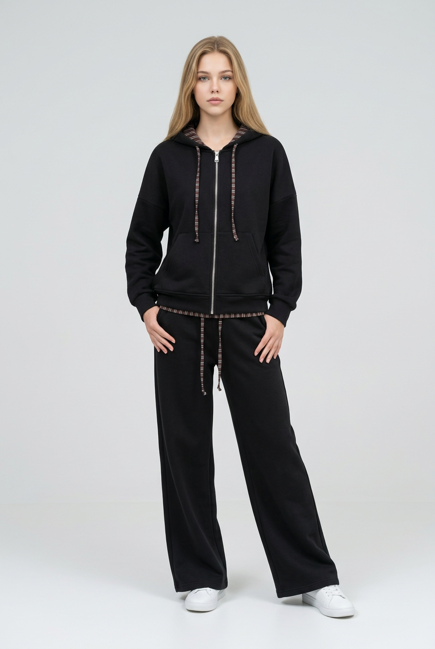 Tuta con cappuccio e pantalone palazzo