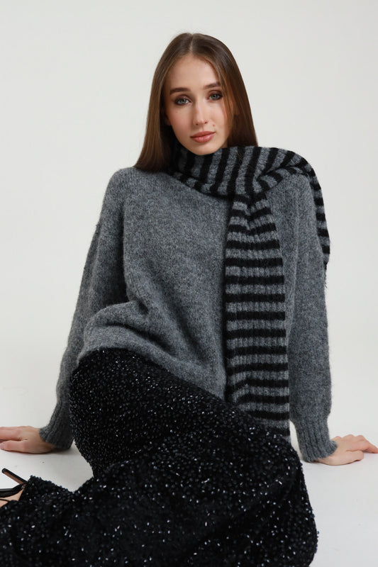 MAGLIONE CON SCIARPA