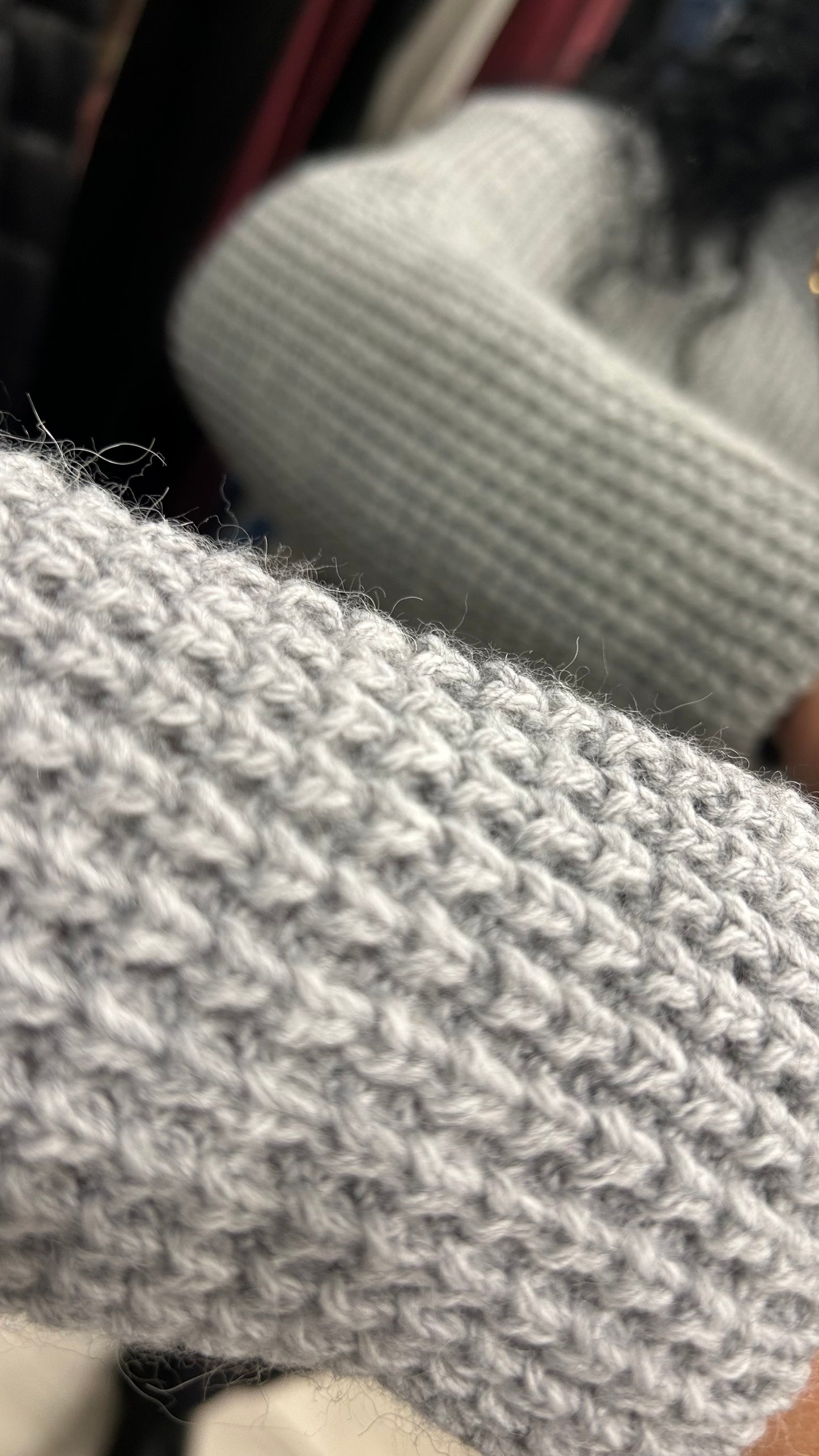 MAGLIONE GRIGRIO IN COSTA INGLESE