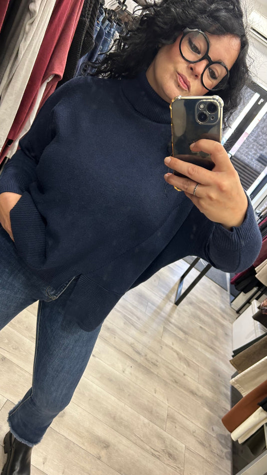 MAGLIONE OVERSIZE COLLO ALTO
