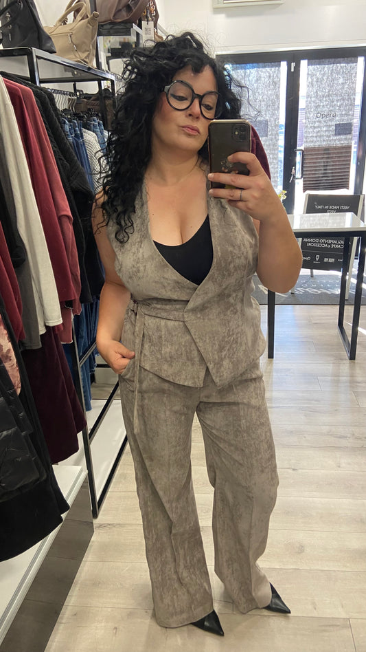 GILET VELLUTO FRISE COLORE FANGO