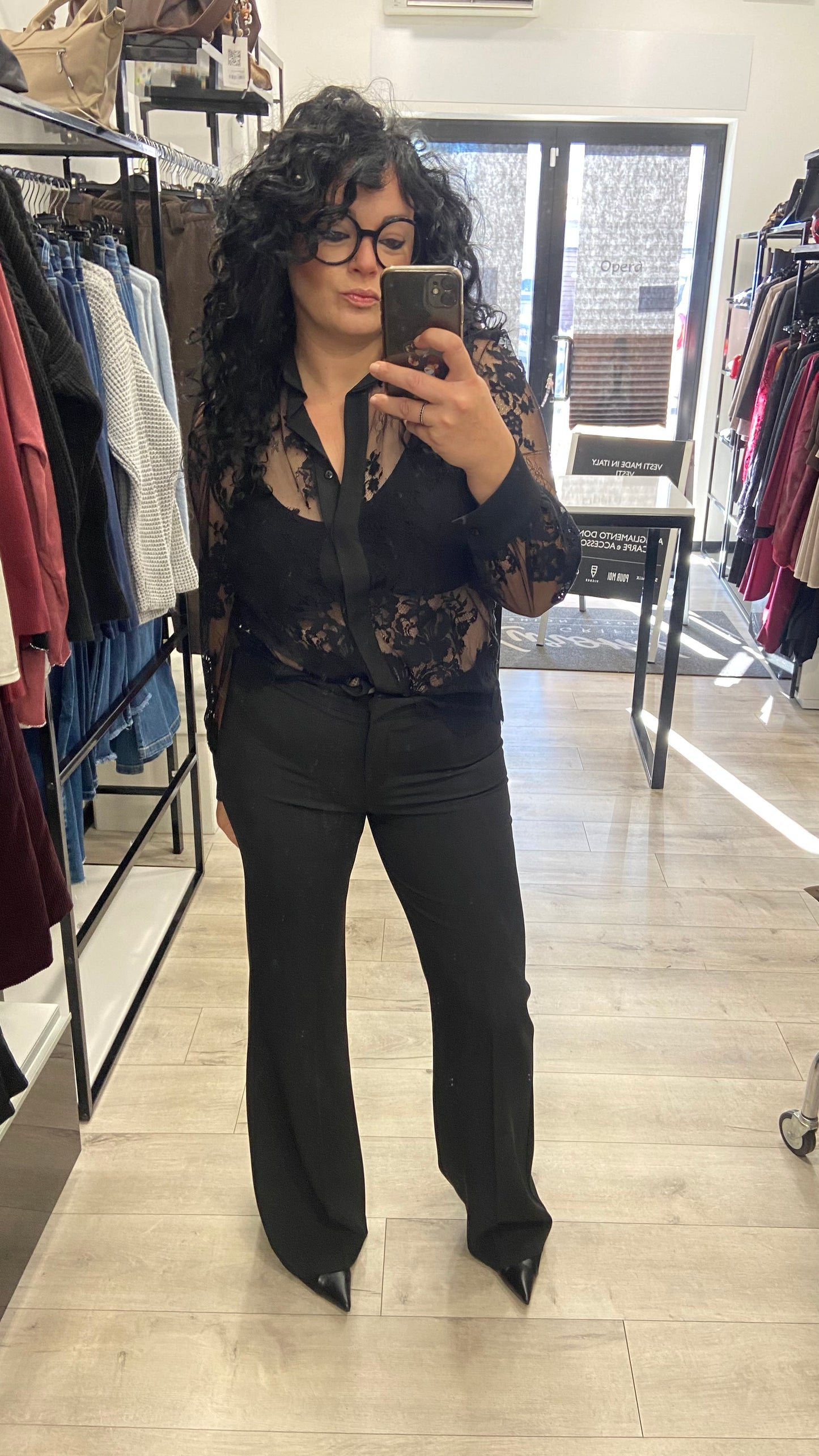 CAMICIA IN PIZZO CON COLLETTO COLORE NERO