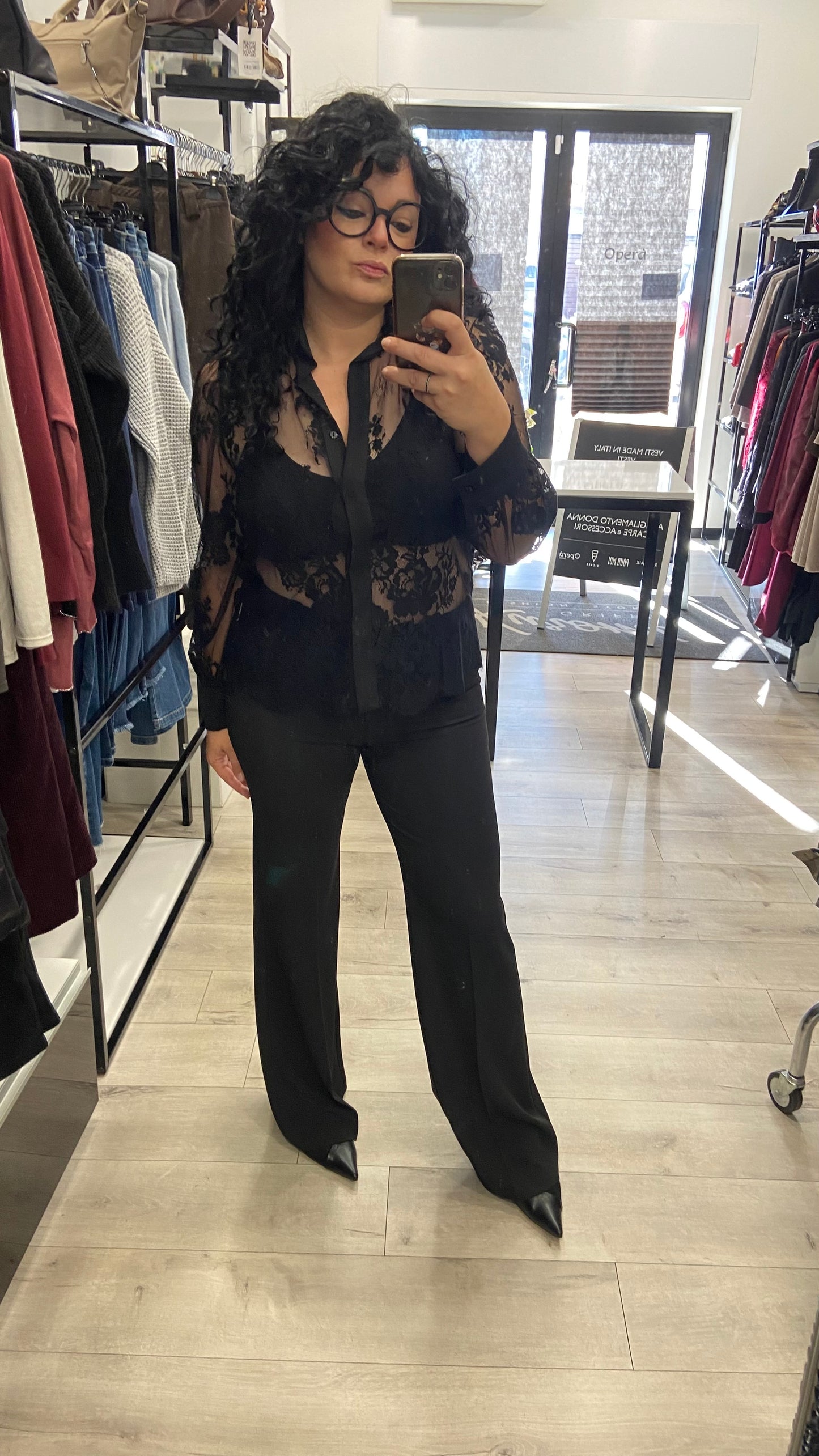 CAMICIA IN PIZZO CON COLLETTO COLORE NERO
