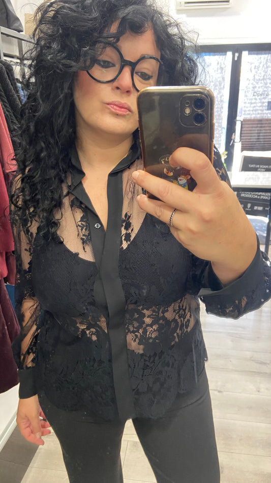 CAMICIA IN PIZZO CON COLLETTO COLORE NERO