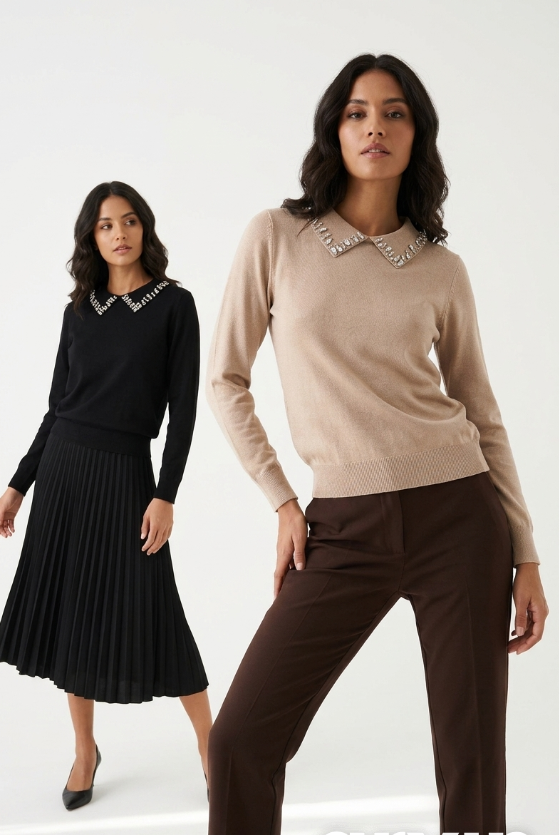 Maglia con colletto decorato in nero e mastice